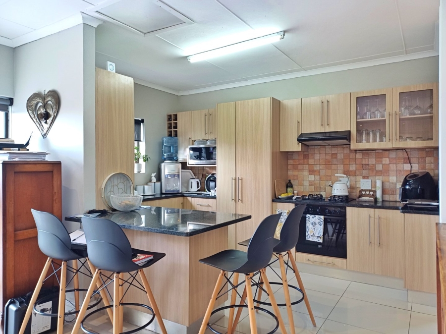 4 Bedroom Property for Sale in Avonddans Western Cape